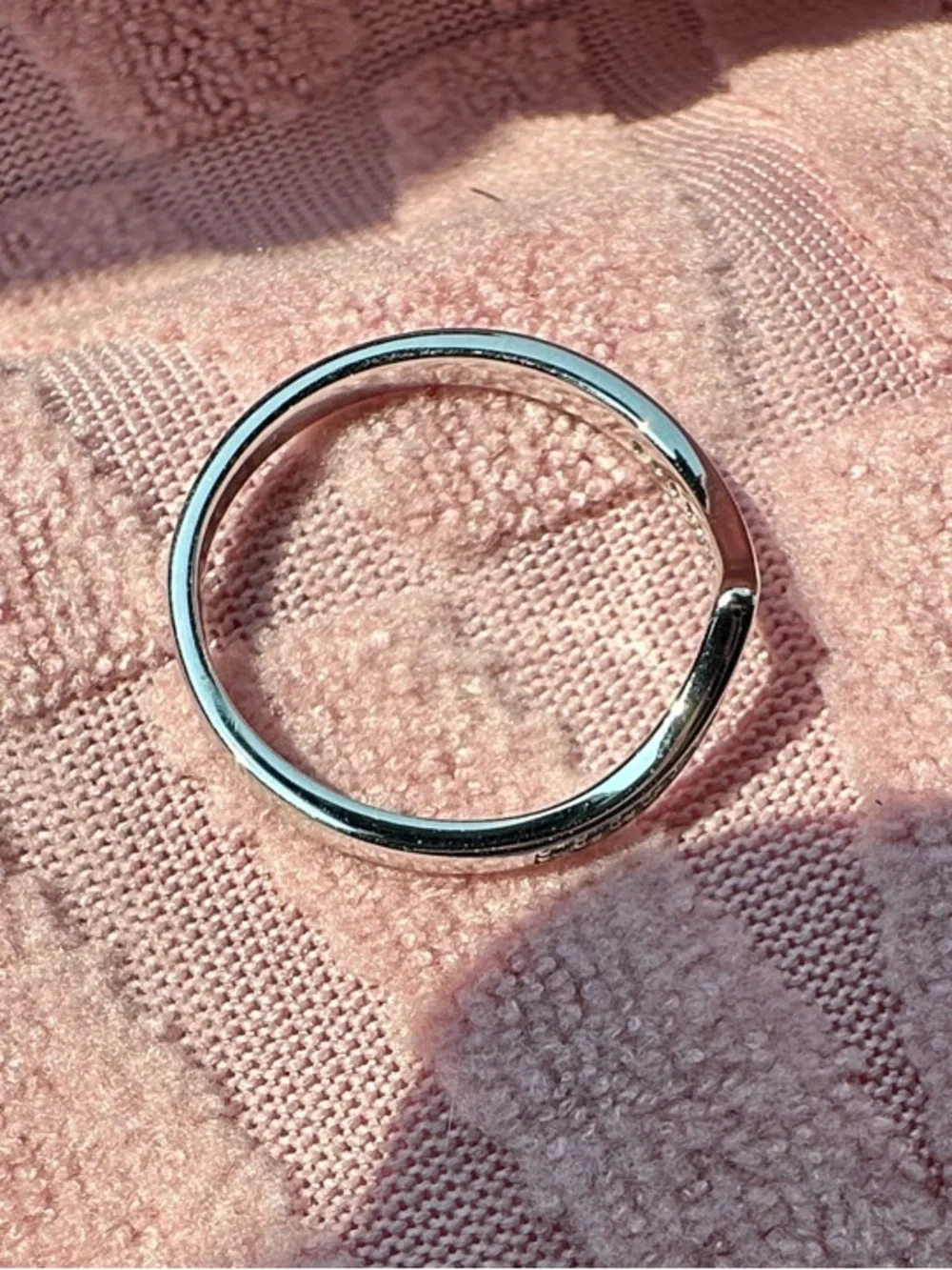 NWT S925 Sterling Silver V-Shape Chevron Wedding Ring size 7